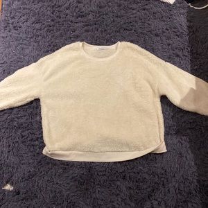 Fluffy cozy sweat shirt from Rickis